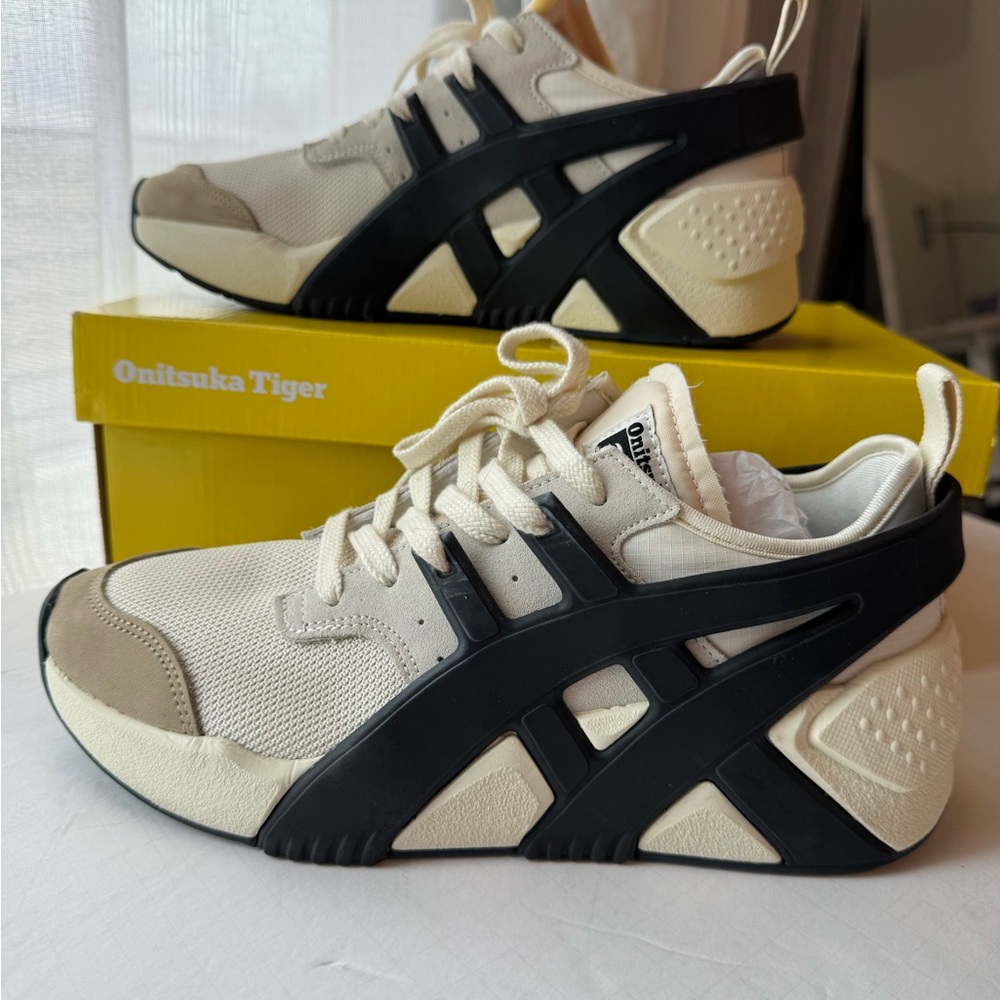 Onitsuka Tiger Big Logo Cream and Black Sneakers